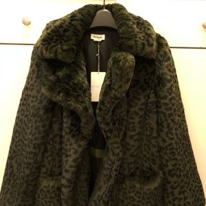 Chic Faux Fur Leopard Print Coat